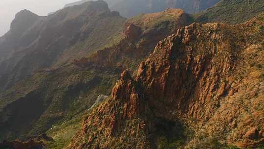 特内里费岛，山，草，岩石