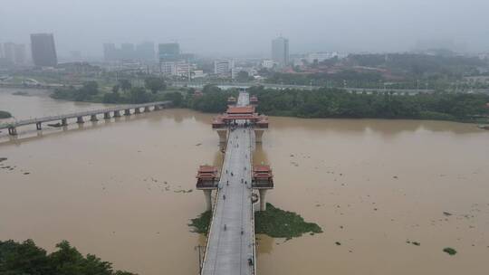 航拍漳州古城南山桥风雨桥