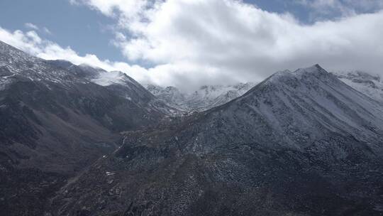 冬天西藏雪山风光无人机航拍素材