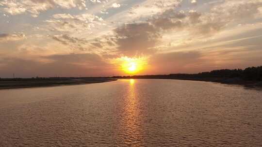 黄河水面夕阳延时