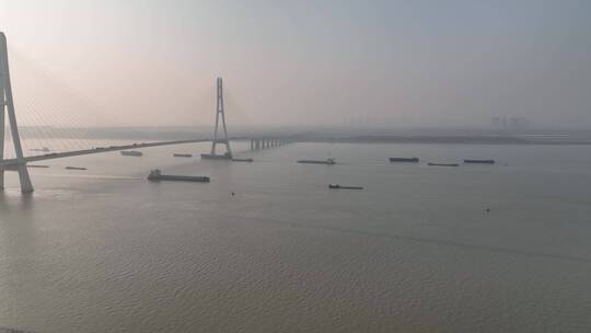 南京大胜关长江大桥轮船货轮航道运输航拍视频素材模板下载