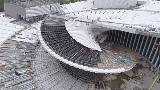 建设中的上海大歌剧院