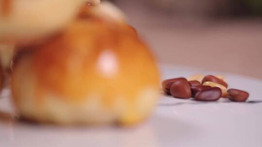 手工茶点红豆蛋黄酥 (1)视频素材模板下载