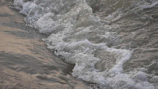 河流 流水 水面 奔流 江河 波涛 波浪翻滚