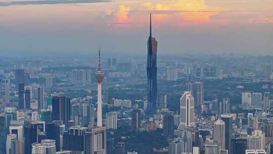 马来西亚吉隆坡莫迪卡石油双子塔日落夜景