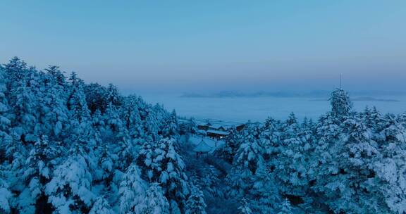 航拍四川峨眉山金顶黎明云海美丽冬季风景