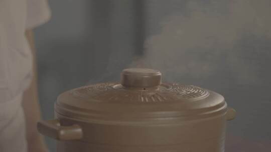 美食打鸡蛋雪衣豆沙制作流程特写烹饪