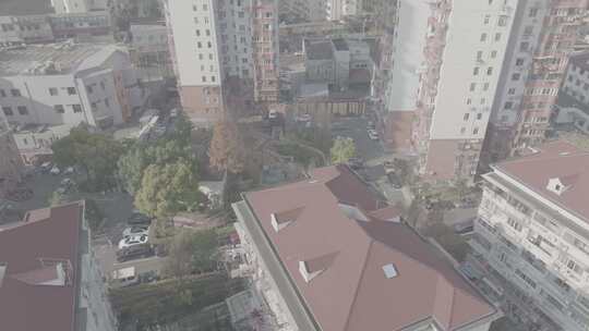 实拍航拍上海小区楼顶 步道 停车位视频素材模板下载