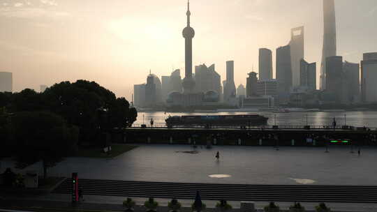 上海南京路远眺东方明珠