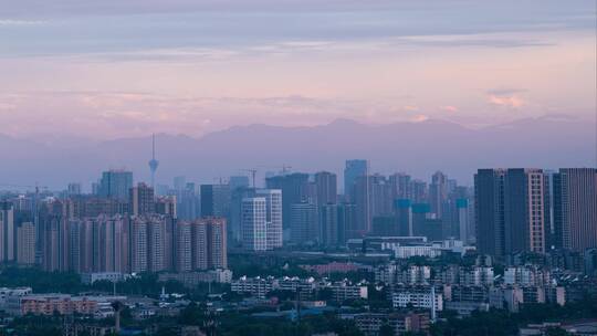 日出阳光照亮城市