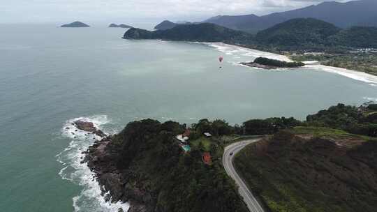 热带夏季海滩。巴西海滩旅游地标。