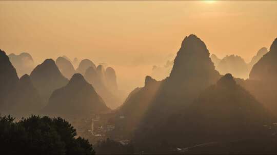 桂林日出山水风光喀斯特地貌延时风光