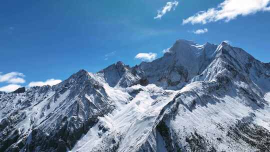 延时航拍川西夏诺多吉雪山