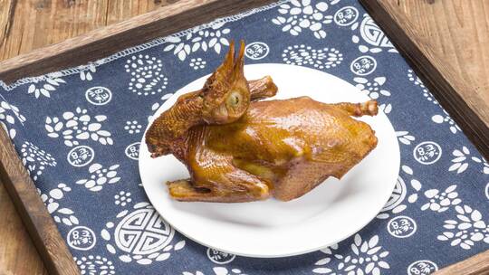 红烧鸽子美食传统小吃