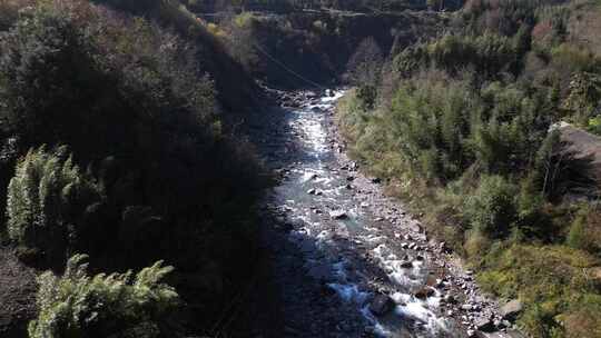 山川航拍山涧流水