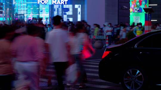 上海南京路步行街人流夜景视频素材模板下载