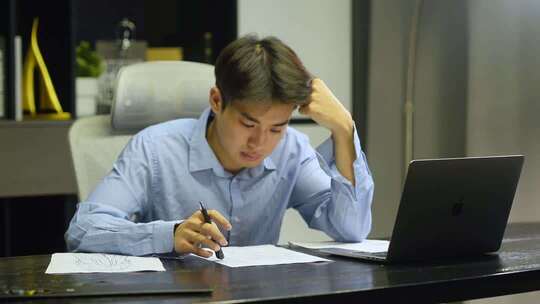 加班熬夜通宵工作疲惫创业