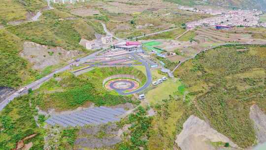 四川甘孜泸定县咱里村伞岗坪游客接待中心