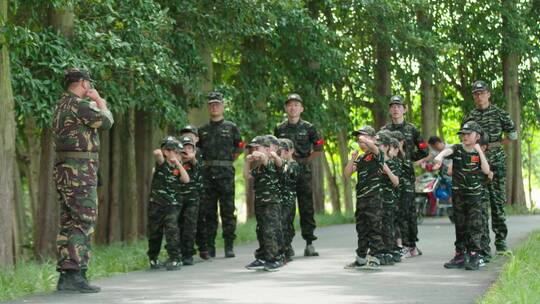 夏利营青少年小朋友国防安全教育壹动训练营