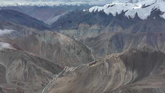 新疆喀什地区盘山公路航拍