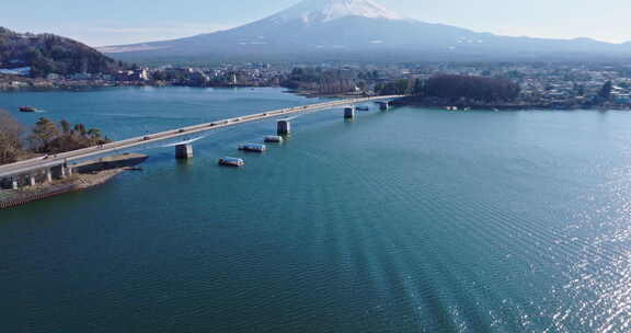 河口湖和富士山