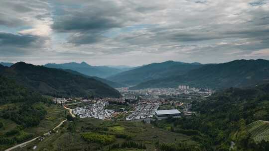 云南大围山远望屏边苗族自治县城颜色视频