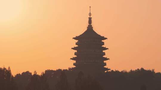 杭州西湖雷峰塔日落黄昏建筑风景