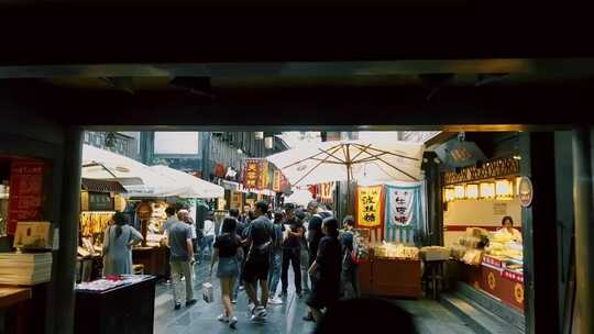 成都小巷人文古镇老人街景市井烟火城市宣传