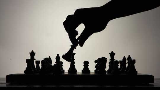 国际象棋对弈下棋 黑白棋商业创意博弈