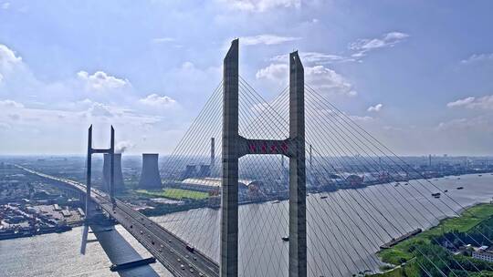上海闵浦大桥交通枢纽跨江货轮视频素材模板下载