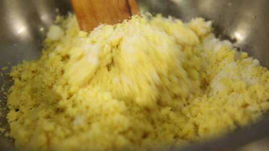 制作豌豆沙豌豆黄