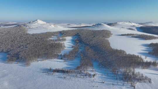 大兴安岭丘陵山地寒冬雪景