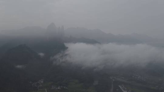 浙江衢州江郎山云雾缭绕航拍大景