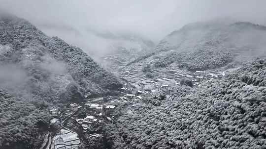 山村雪景俯瞰全景 浙西天池