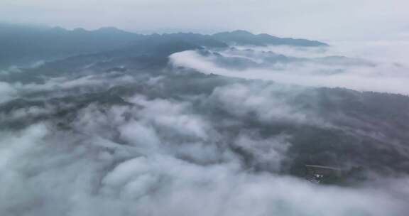 江南高山山峦新安江山峰云海延 航拍