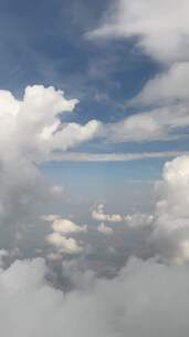 从飞机上看天空