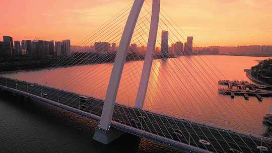 航拍浐灞欧亚大桥黄昏日落夕阳风光视频素材模板下载