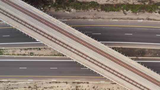 铁路，火车，道路，汽车