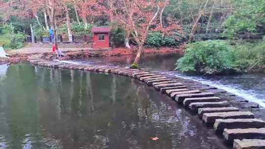 贵州贵阳小车河湿地公园人文景观百步桥跳墩