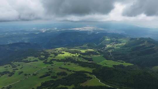 云南阿勒泰大山光影航拍