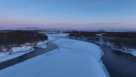 呼伦贝尔冬季自然风光不冻河湿地雪景