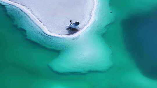 青海大柴旦翡翠湖盐湖航拍