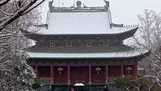 航拍洛阳白马寺雪景视频素材模板下载