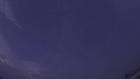 夏天山顶星空