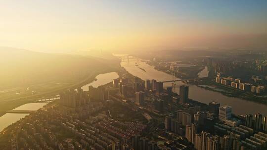 夕阳下的城市