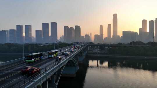 湖南长沙城市日出光芒