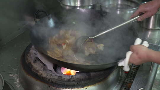 厨房制作中式菜品食物