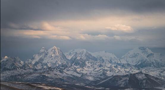 川西雪山贡嘎雪山延时