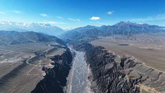 新疆旅游独山子大峡谷风景