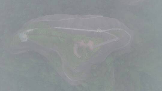 航拍迷雾下的丹霞大山